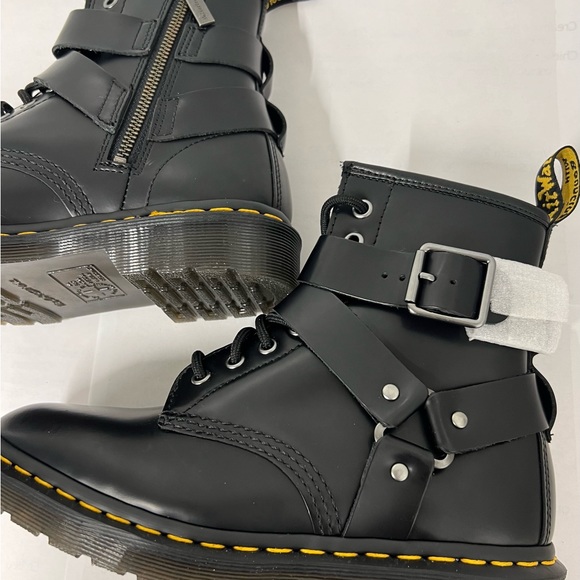 Dr. Martens Boots Mens 6 Women’s 7 Black Leather Christofor Strapy Buckle New - Picture 8 of 10